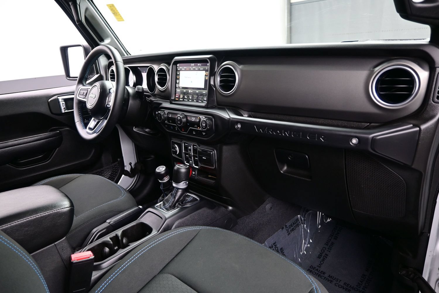 Used 2023 Jeep Wrangler Unlimited Rubicon 4xe AWD/4WD image 16
