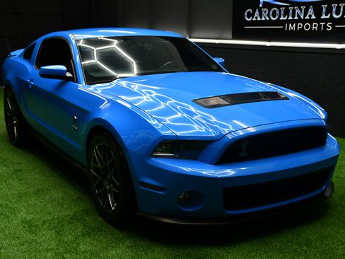 Used 2011 Ford Mustang Shelby GT500 w/ SVT Performance Pkg image 5