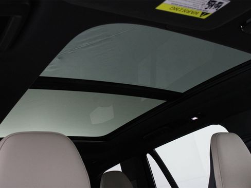 Certified 2025 Volvo XC90 B5 Core image 23