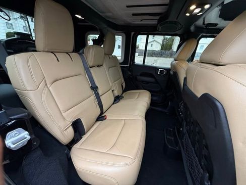 Used 2019 Jeep Wrangler Unlimited Rubicon w/ Dual Top Group image 28