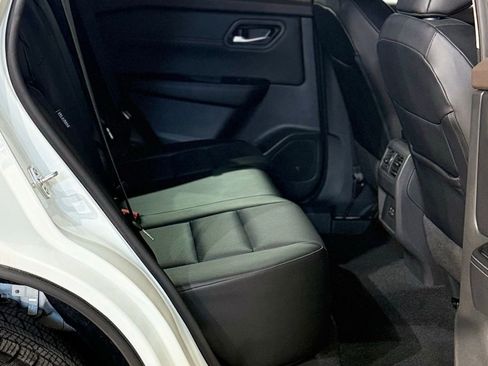 Used 2023 Nissan Rogue SV w/ SV Premium B Package image 55