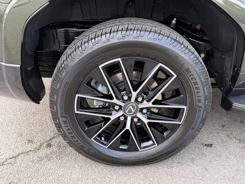 Used 2025 Lexus GX 550 w/ Accessory Package (31) image 50