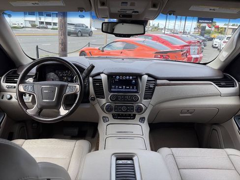 Used 2019 GMC Yukon XL Denali w/ Denali Ultimate Package AWD/4WD image 30