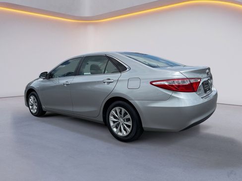Used 2017 Toyota Camry LE FWD image 5