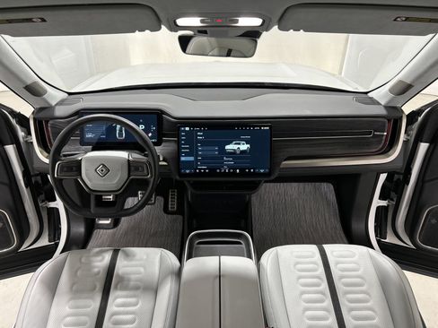 Used 2023 Rivian R1T Adventure image 25