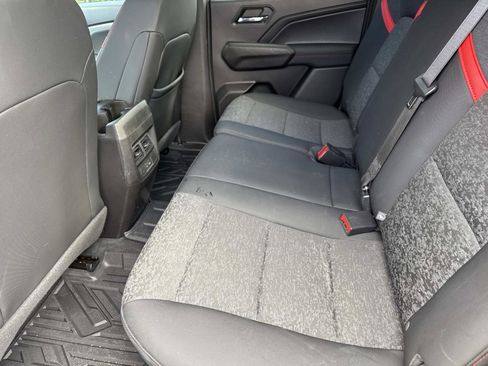 Used 2023 Chevrolet Colorado Z71 image 10