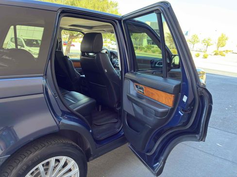 Used 2011 Land Rover Range Rover Sport HSE AWD/4WD image 47