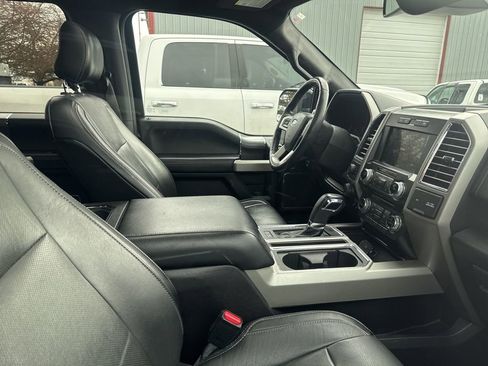 Used 2016 Ford F150 Lariat w/ Equipment Group 502A Luxury image 4
