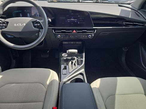 New 2026 Kia Niro EX FWD image 15