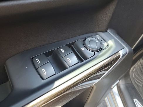 Used 2021 Chevrolet Silverado 1500 LT Trail Boss w/ Convenience Package II AWD/4WD image 9