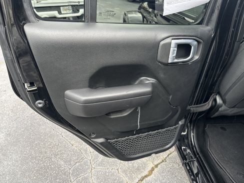 Used 2021 Jeep Gladiator Sport image 24