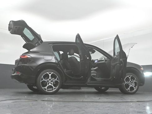 Used 2024 Alfa Romeo Tonale Ti w/ Premium Interior Package image 47