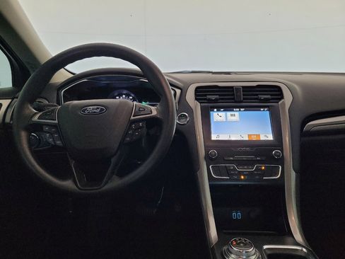 Used 2019 Ford Fusion SE FWD image 22
