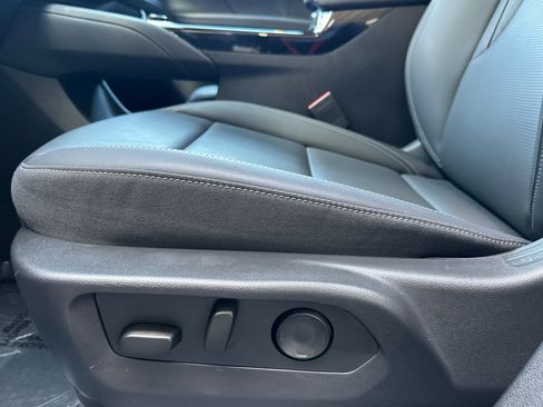 Used 2025 Buick Envision Preferred image 13