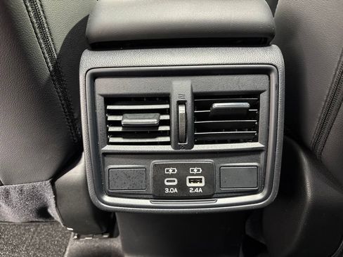 Used 2025 Subaru Forester Premium AWD/4WD image 34