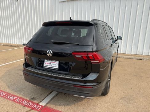 Used 2019 Volkswagen Tiguan SE w/ Panoramic Sunroof Package FWD image 6