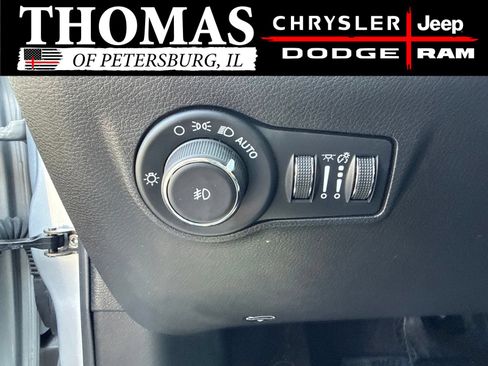 Used 2025 Jeep Compass Limited w/ Sun & Sound Group AWD/4WD image 10