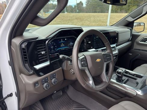 Used 2023 Chevrolet Silverado 1500 LTZ image 10