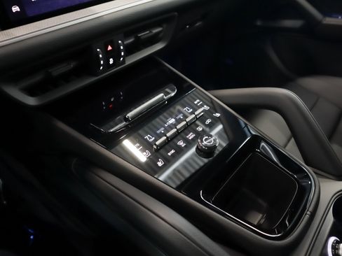 New 2026 Porsche Cayenne image 17