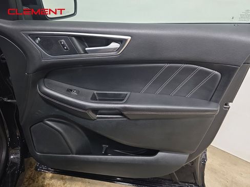 Used 2022 Ford Edge ST image 31
