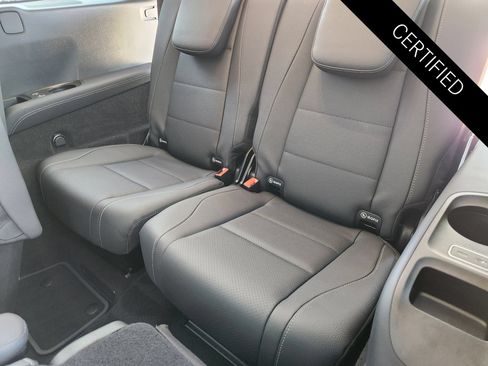 Certified 2026 Mercedes-Benz GLS 450 4MATIC image 31