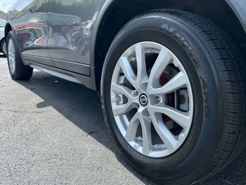 Used 2019 Nissan Rogue SV FWD image 10