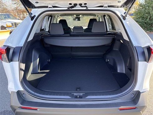 Used 2025 Toyota RAV4 XLE image 12