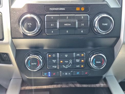 Used 2019 Ford F450 Lariat w/ Lariat Ultimate Package AWD/4WD image 24