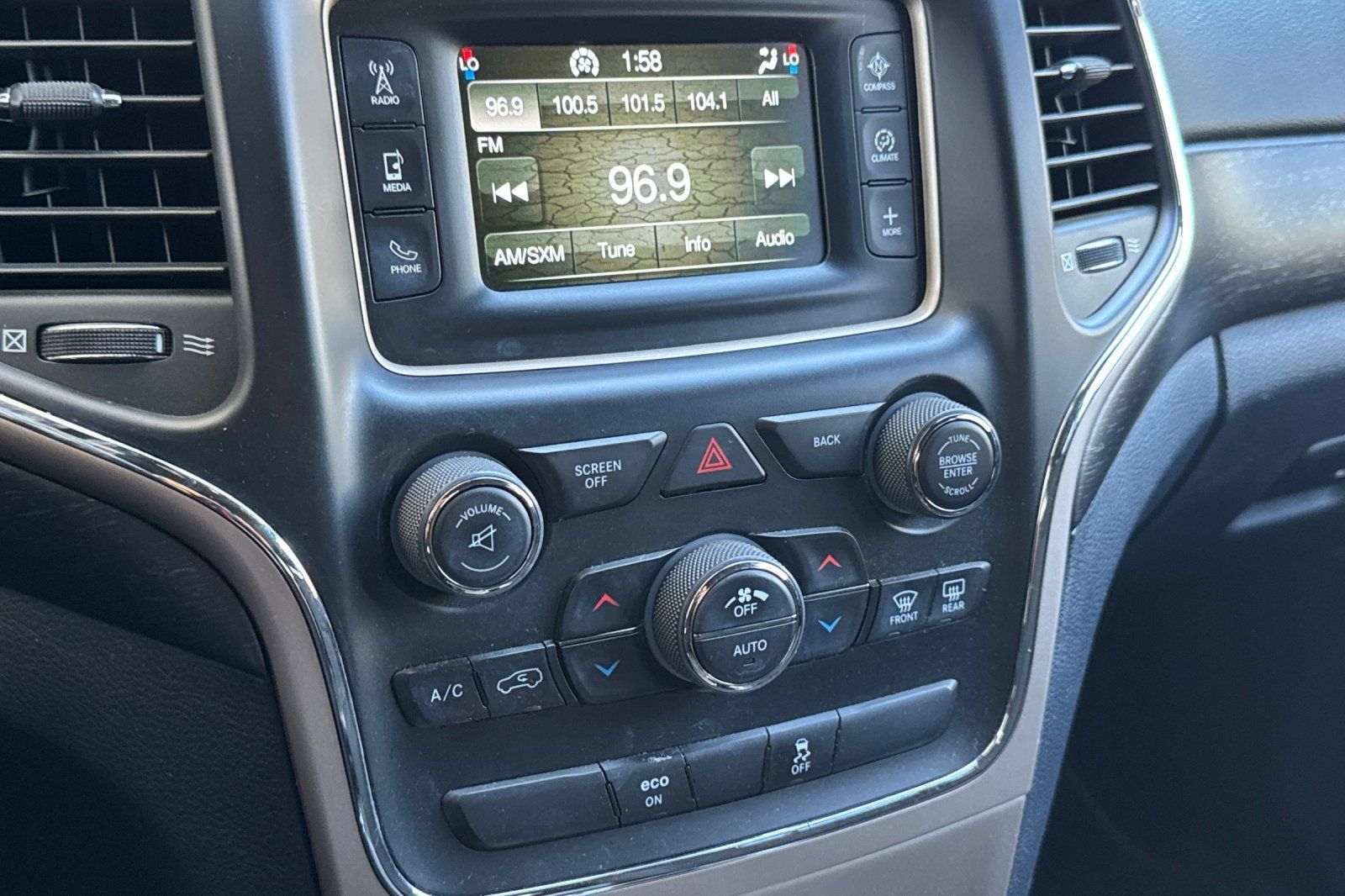 Used 2015 Jeep Grand Cherokee Laredo w/ Quick Order Package 23E AWD/4WD image 21