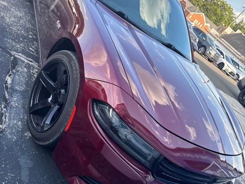 Used 2018 Dodge Charger R/T RWD image 2