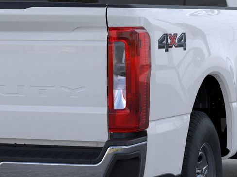 New 2026 Ford F250 XL w/ XL Chrome Package AWD/4WD image 21