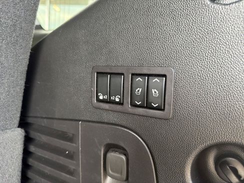 Used 2020 Cadillac Escalade Premium Luxury AWD/4WD image 50