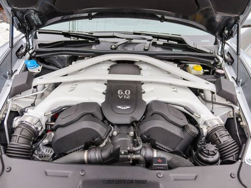 Used 2014 Aston Martin Vanquish Coupe image 16