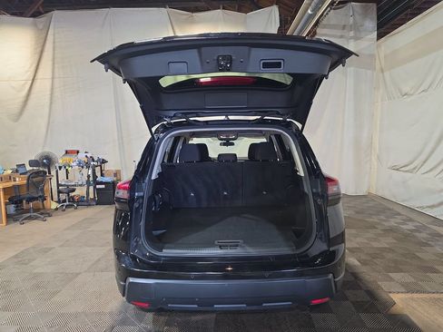 Used 2024 Nissan Rogue S FWD image 19