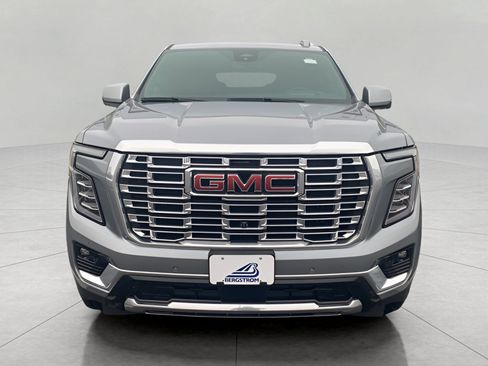 Used 2025 GMC Yukon XL Denali image 3