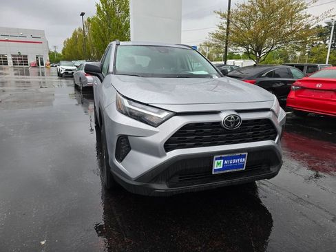 Certified 2025 Toyota RAV4 LE AWD/4WD image 8