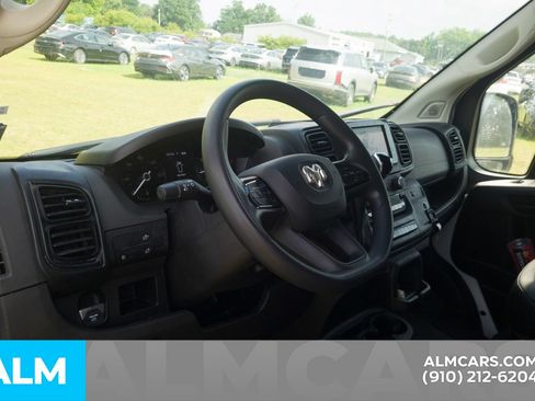Used 2025 RAM ProMaster 2500 w/ Convenience Group FWD image 5