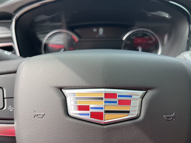 New 2025 Cadillac XT6 Luxury FWD image 44