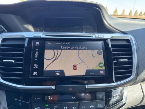 Used 2016 Honda Accord Touring image 13