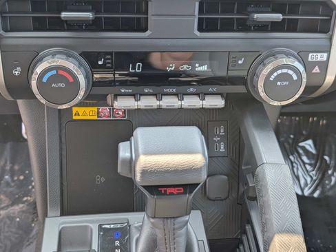 Used 2025 Toyota Tacoma TRD Sport w/ TRD Sport Upgrade Package AWD/4WD image 26