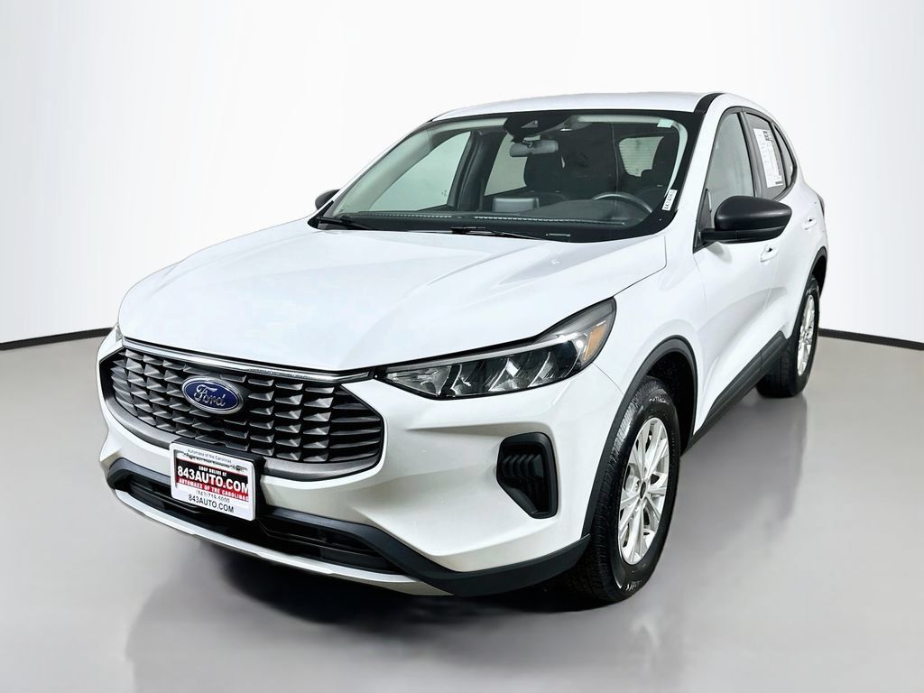 Used 2025 Ford Escape Active AWD/4WD image 3