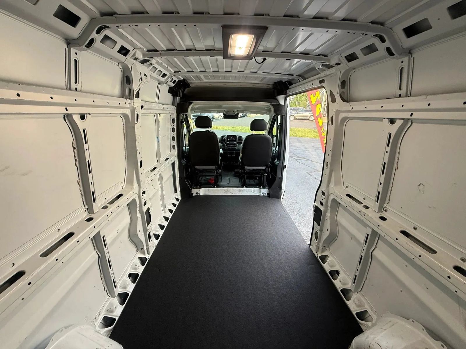 Used 2025 RAM ProMaster 2500 w/ Convenience Group FWD image 32