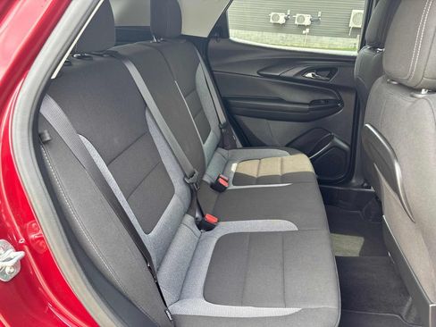 Used 2025 Chevrolet TrailBlazer LT AWD/4WD image 24