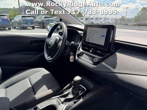 Used 2025 Toyota Corolla LE FWD image 13