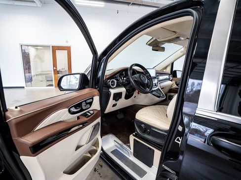 Used 2020 Mercedes-Benz Metris Passenger image 28