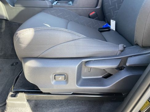 Used 2025 Toyota Tacoma SR image 11