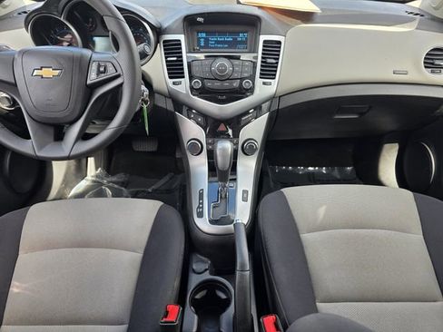 Used 2014 Chevrolet Cruze LS image 15