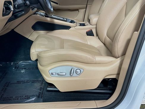 Certified 2023 Porsche Macan w/ Premium Package Plus AWD/4WD image 22