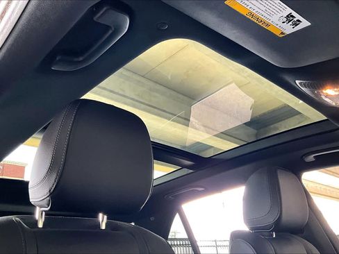 Used 2024 Mercedes-Benz GLE 450e 4MATIC image 13