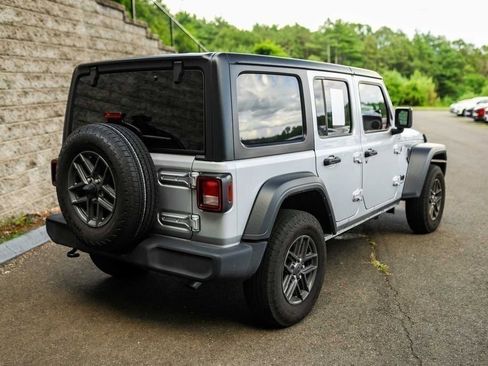 Used 2024 Jeep Wrangler Sport S image 4
